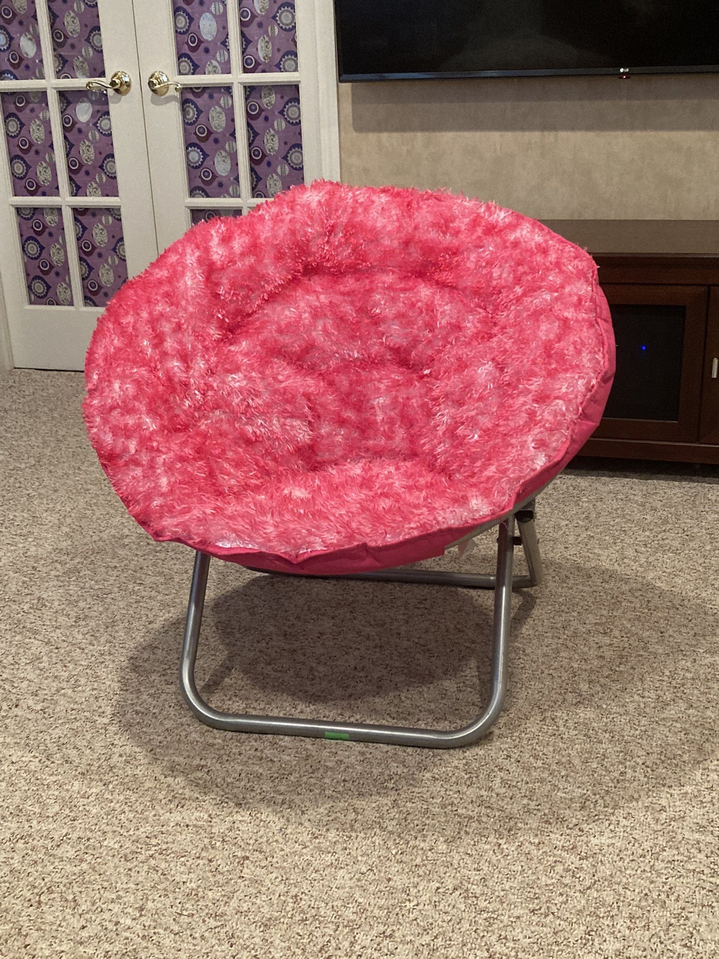 Round Fuzzy Chair 