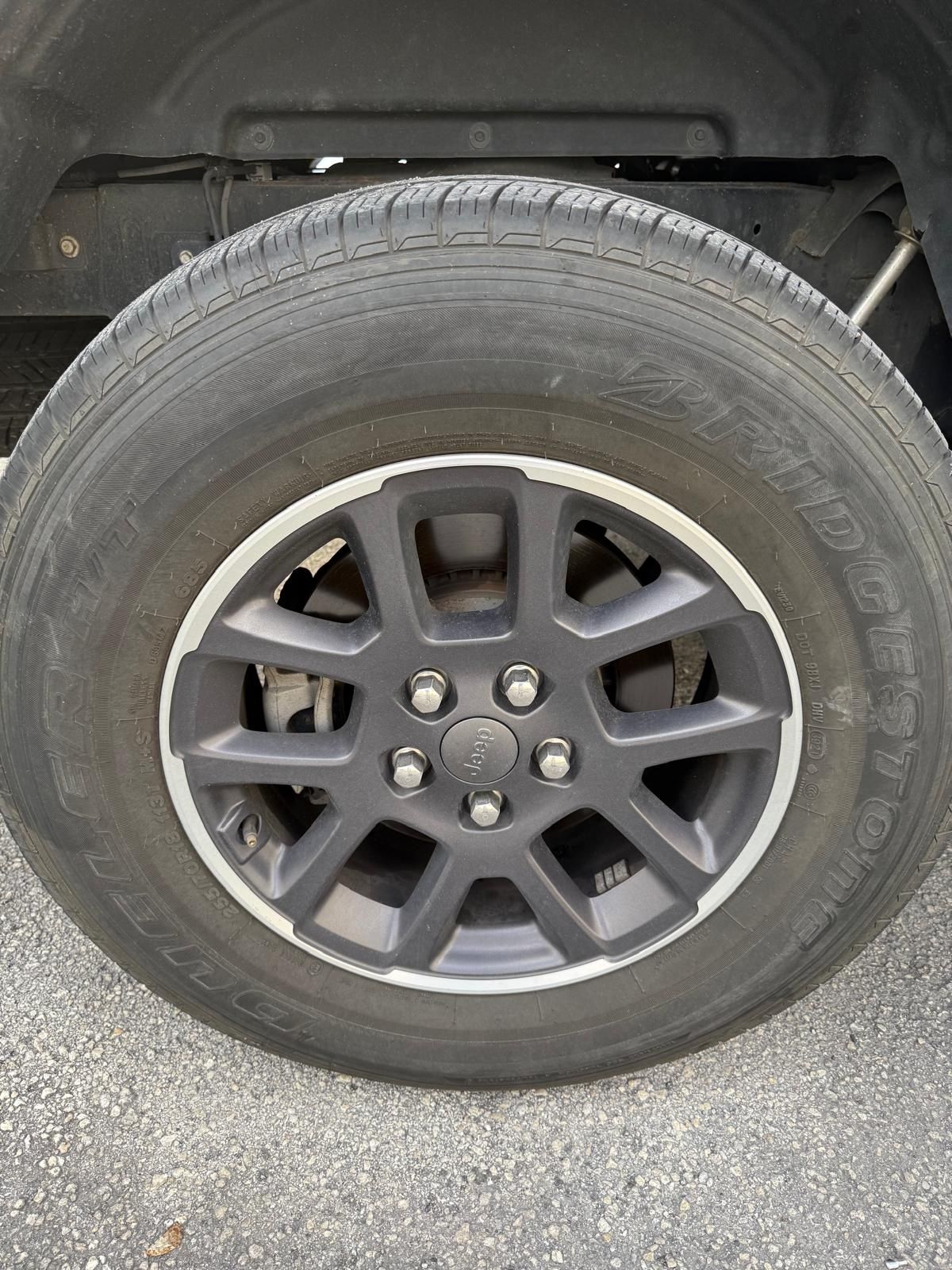 Tire Bridgestone Dueler H/T 684 || 255/70R17