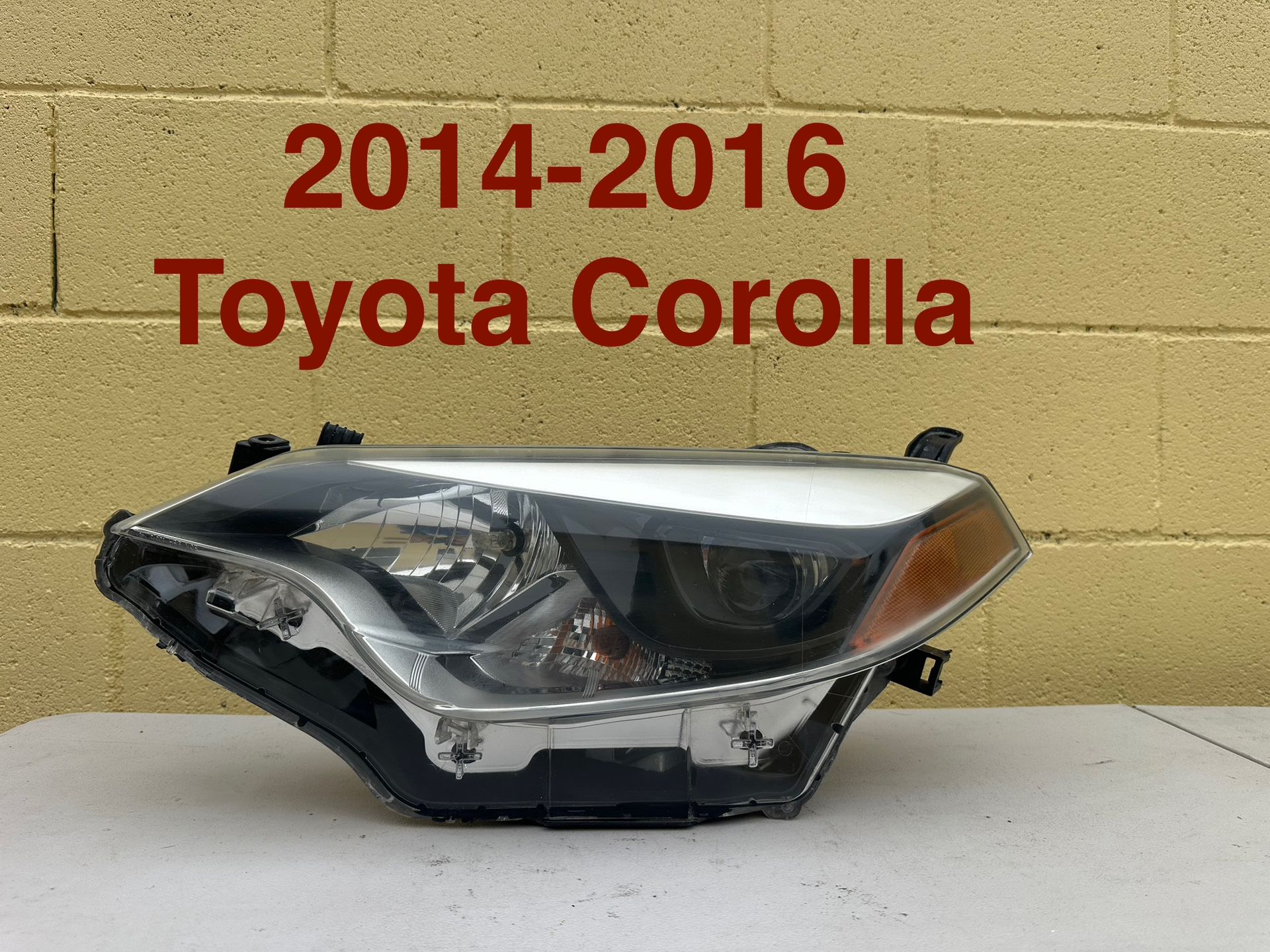 2014-2016 Toyota Corolla Headlight