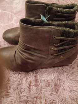 Brown Ankle Boots with Knit Cuff