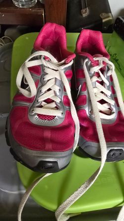 Nike Women's Running Sneakers Pink Silver. Size 3.5