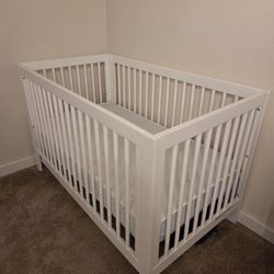 Delta Baby Gap Crib + Serta Perfect Slumber Mattress — Like New!