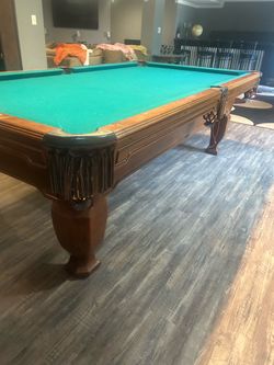 8 1/2 ft Brunswick pool table