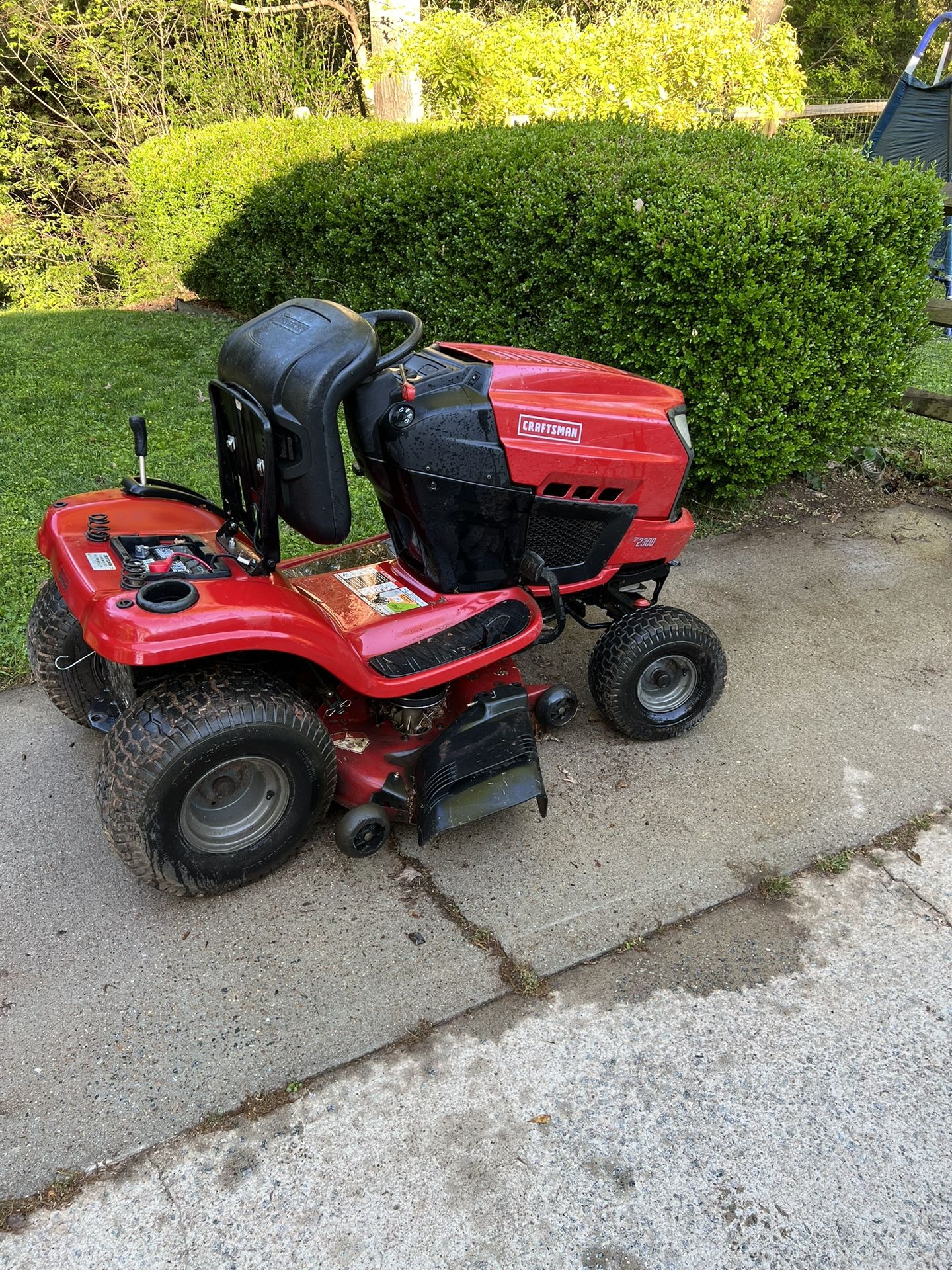 Lawn tractor Craftsman T2300 for Sale in Moore, SC OfferUp