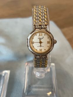 Ladies fashion watch