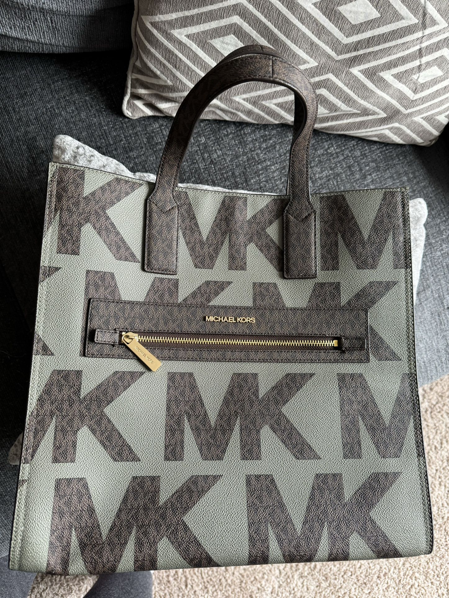 Michael Kors Tote Bag and Clutch For Sale