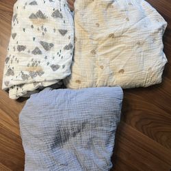 Mushie Muslin Crib Sheets (3)