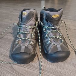 KEEN size 8,5 W