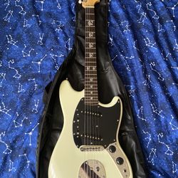 iyv Mustang Guitar