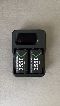 Xbox One rechargeable controller batteries and charger