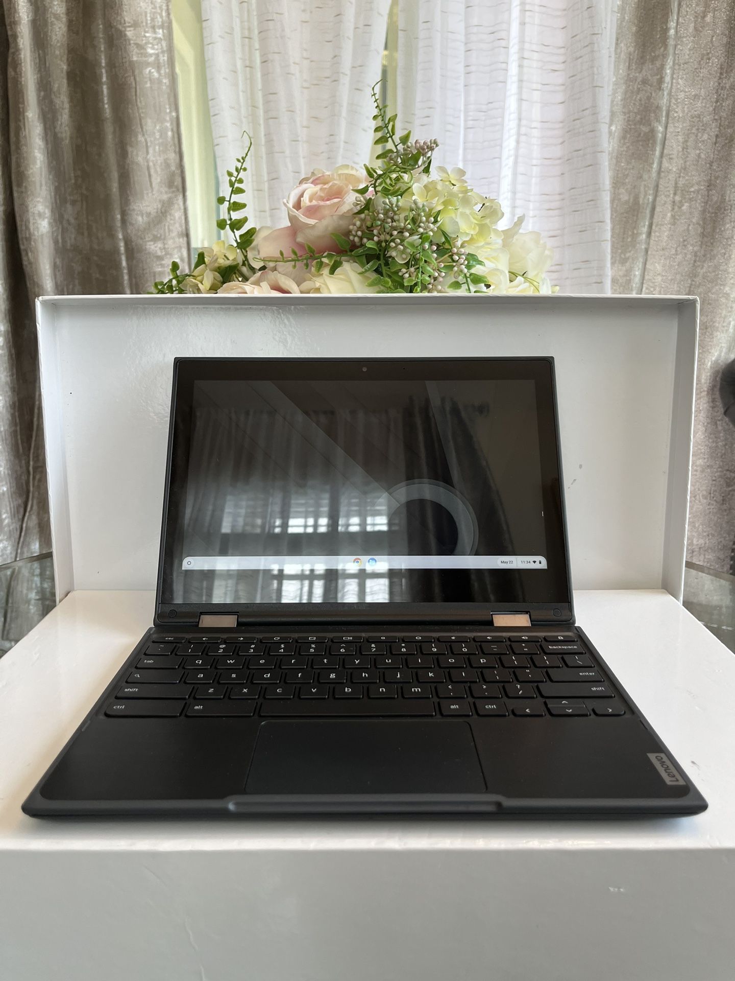 Touchscreen Lenovo 300e Chromebook 2nd Gen AST Intel Celeron 32GB 4GB RAM - $59