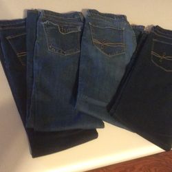 talla 4 solo uno es 6  pero es como 4 de mujer $30 por todos