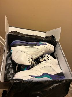 Jordan 5s 🍇 for sale size 9/5 brand new never worn 200$ willing to negotiate