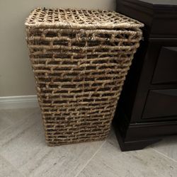 rattan hamper 
