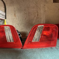 Bmw E46 Rear Trunk Taillight Center Clear