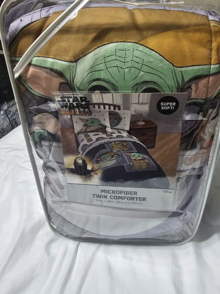 STAR WARS TWIN COMFORTER. BRAND NEW