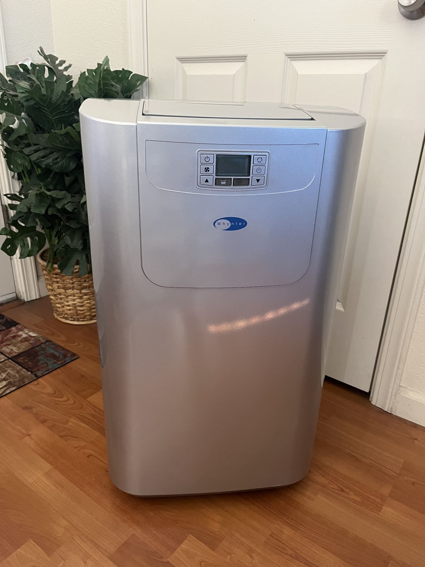 Like New Whynter Elite Dual Portable Air Conditioner, Dehumidifier, Fan