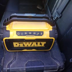 DeWalt Bluetooth Speaker / With 20v Battery 