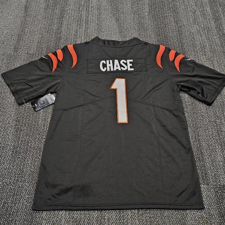 Men's Ja'Marr Chase Cincinnati Bengals Nike Elite Jersey Size (48) XL for  Sale in Molunkus, ME - OfferUp