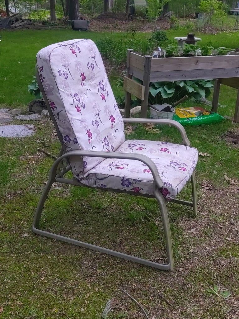 6 Lawn Chairs