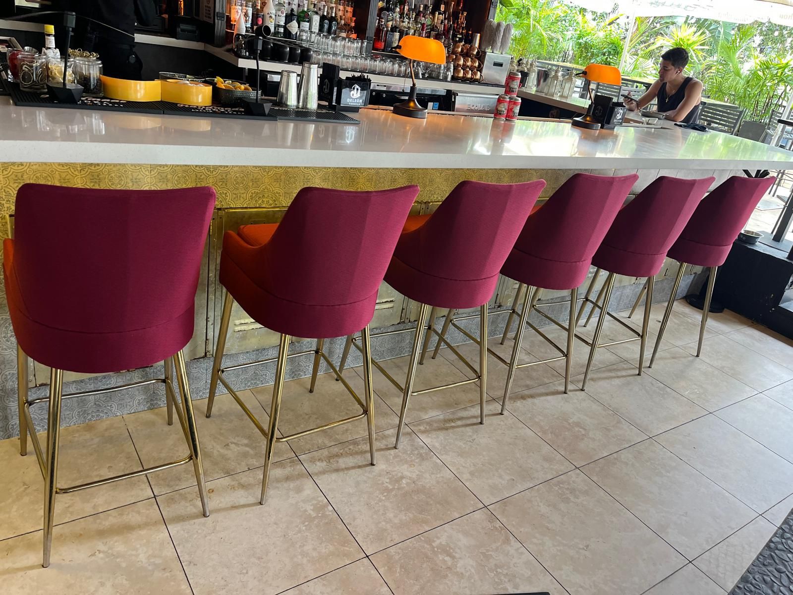 upholstered restaurant chairs