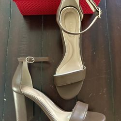 New Brown High Heels Sandals 7.5
