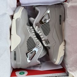 Jordan 4’s Frozen Moments 