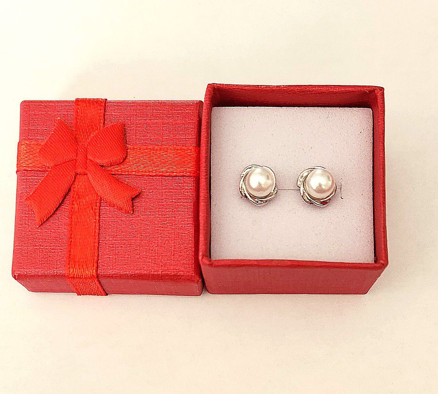 New Pearl Silver Stud Earrings 