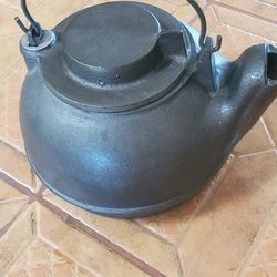 Birmingham Stove And Range Co. Antique Cast Iron Tea Kettle  USA
