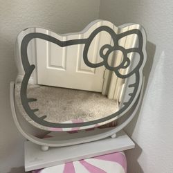 HELLO KITTY IMPRESSIONS LED MIRROR 