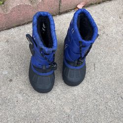 Snow boots Size 6 Toddler