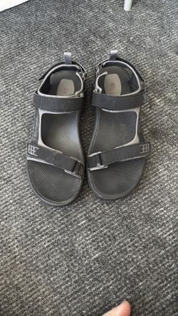 Teva Men 9 Sandals Gently Used