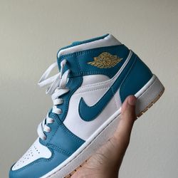 Air Jordan 1 Aquatone Size 9