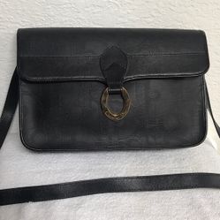 Black shoulder bag