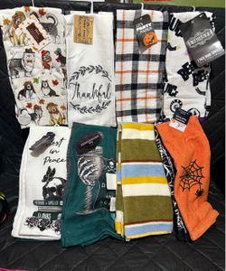 Fall 🍁🍂 and Halloween 🎃🕸️ kitchen towels ( description ) ⬇️