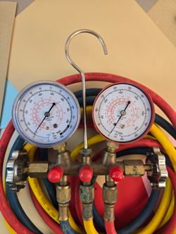 A/C Refrigerant Manifold Gauge Set with Red Blue Yellow Hoses & Couplers