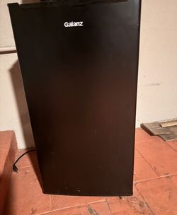 Mini fridge
