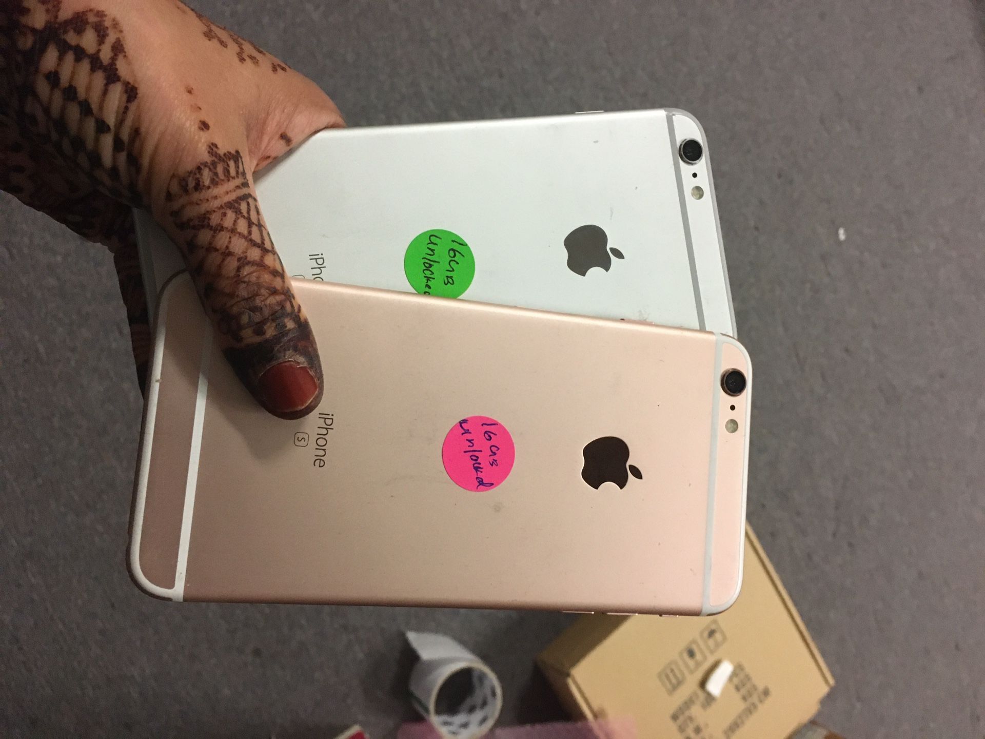 iPhone 6s Plus 16gb/64GB Unlocked Excellent Condition With Free Charger!!!