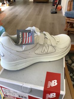 New Men’s 13 New Balance  Leather Walking Shoes 577
