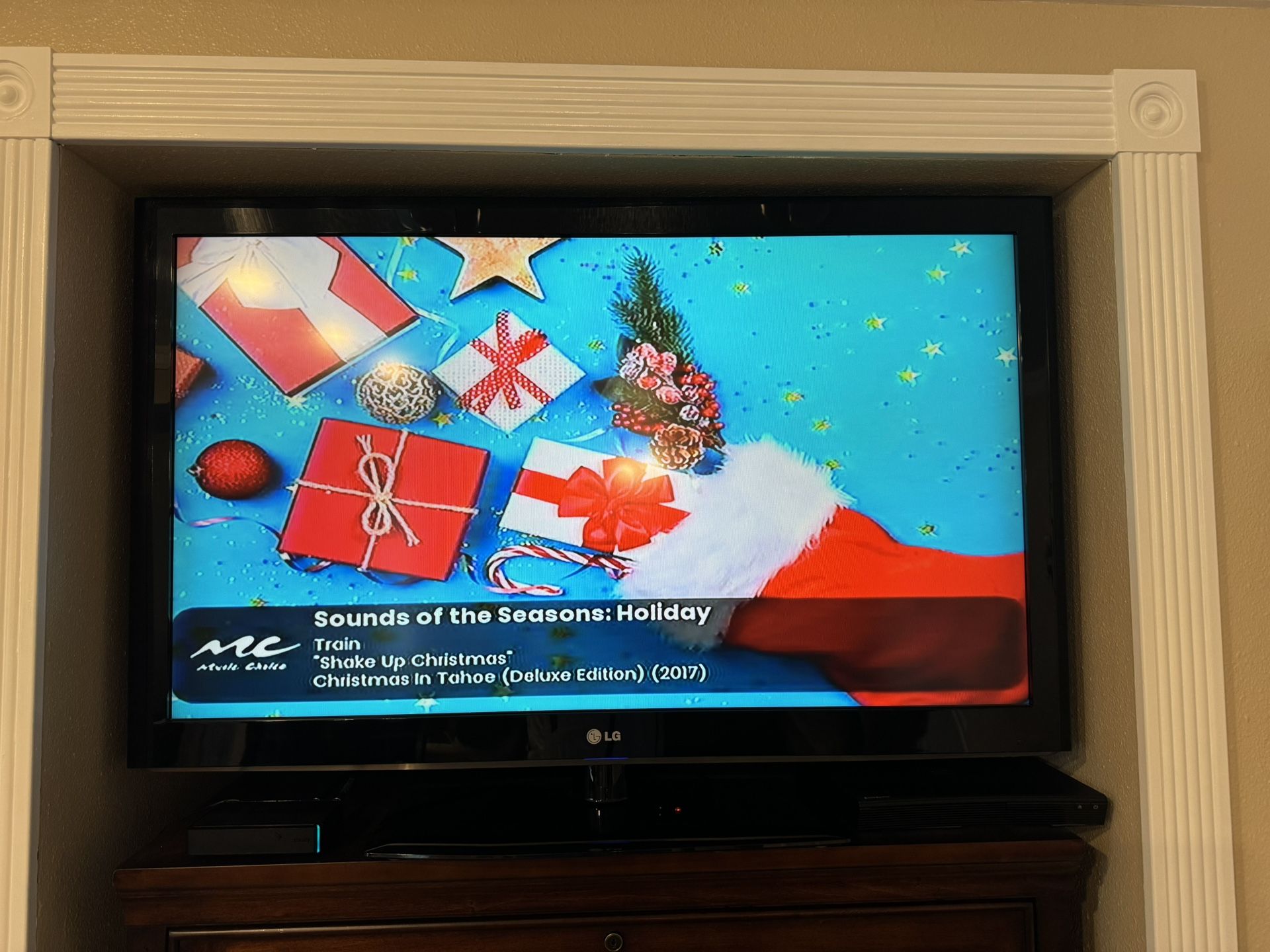 42” LCD TV - LG