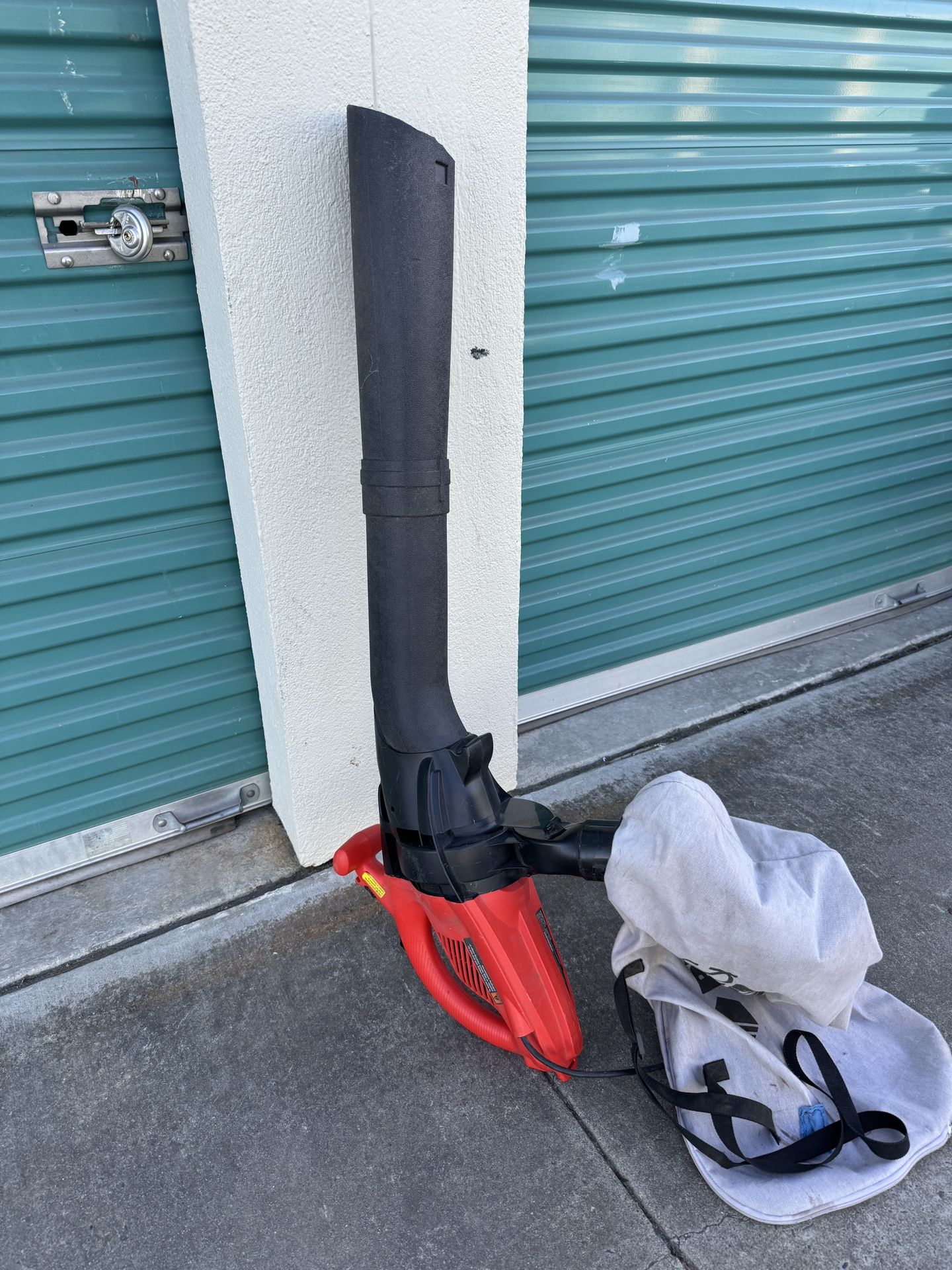 Leaf Blower