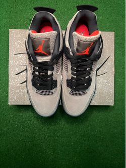 Air Jordan retro 4 Taupe Haze size 9 in great condition very clean with shoe box.