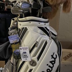 Titleist Staff Bag $300 OBO (clubs not Included)
