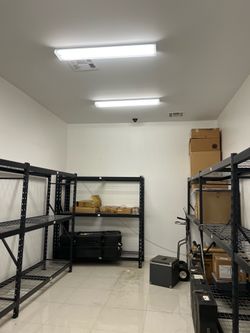 Heavy duty shelving