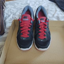 Nike Revolution 2 Sneaker