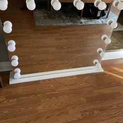 Hollywood vanity mirror 