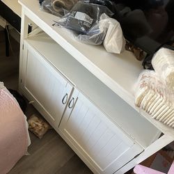 White dresser great condition