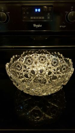 Beautiful Vintage Pressed Glass Serving Bowl
