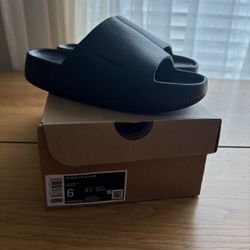 W6 NEW Nike Calm Slide Sandals 