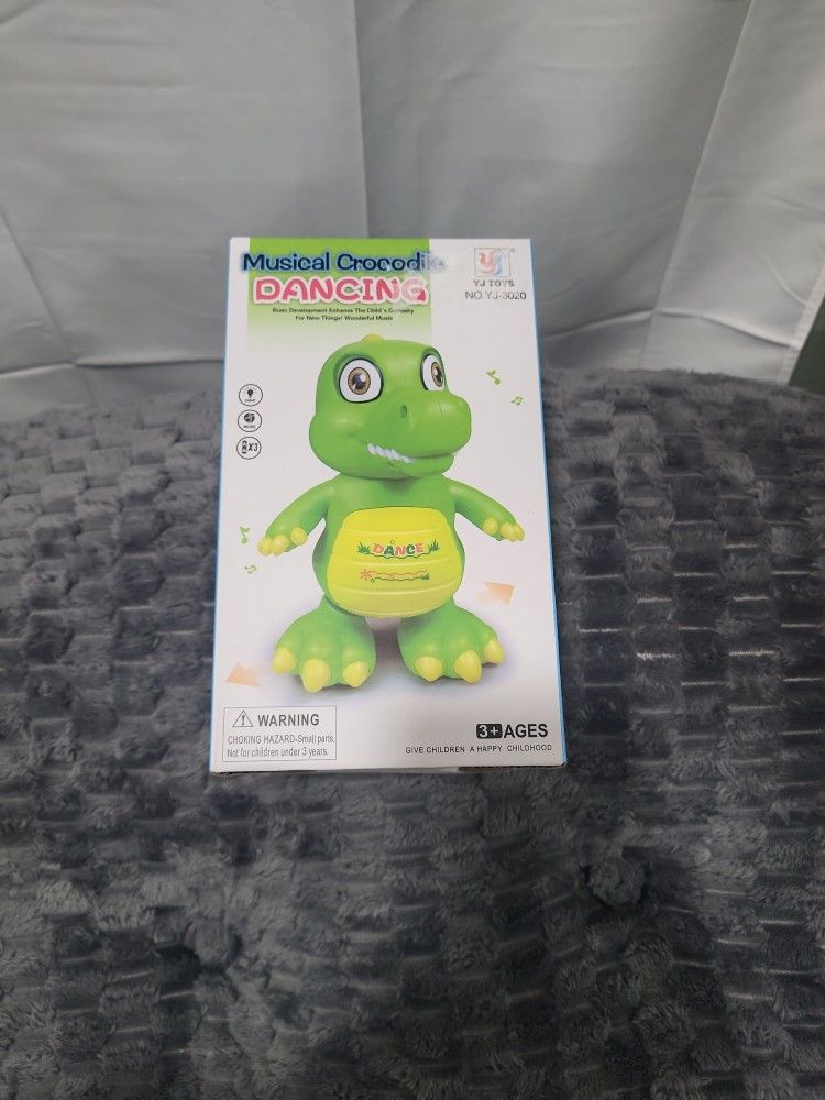 MUSICAL CROCODILE DANCING